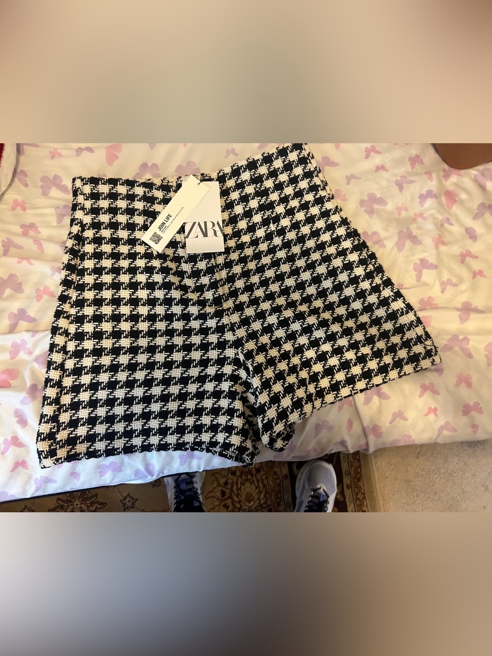 ZARA Black and White Houndstooth High-Waist Shorts Size M